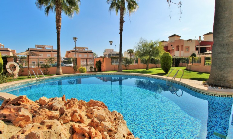 Herverkoop - Appartement / Flat -
Punta Prima* - Punta Prima