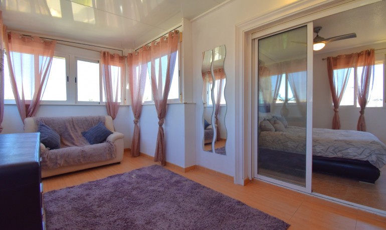 Herverkoop - Villa -
Orihuela Costa* - Playa Flamenca