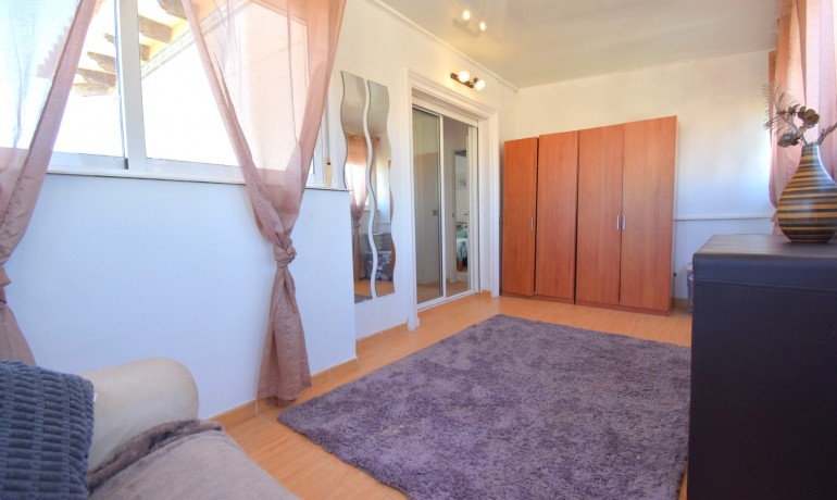 Herverkoop - Villa -
Orihuela Costa* - Playa Flamenca