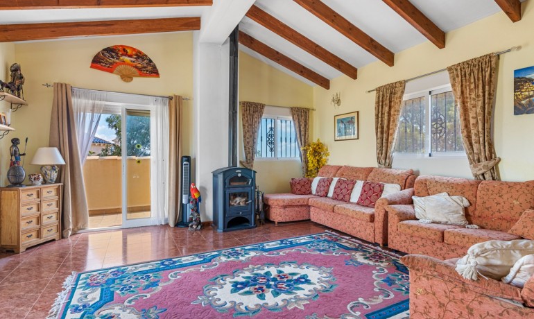 Sale - Villa -
Jacarilla