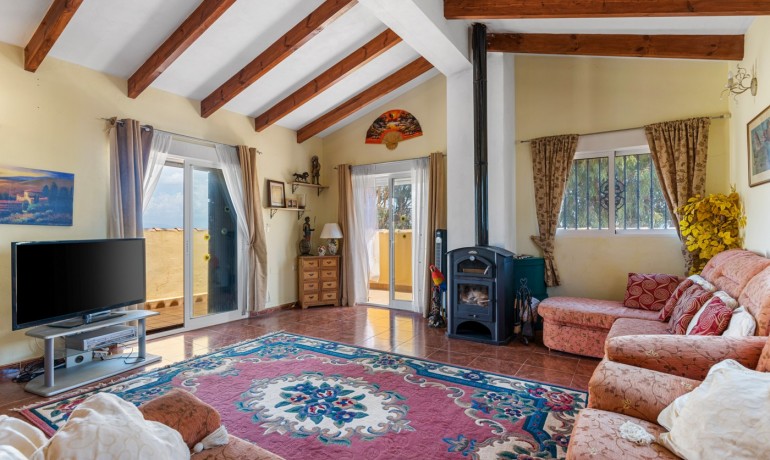 Sale - Villa -
Jacarilla