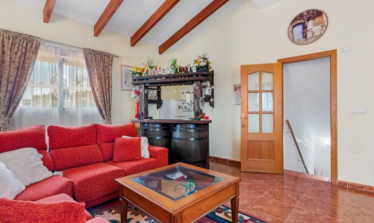 Sale - Villa -
Jacarilla