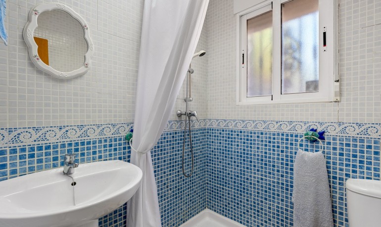 Sale - Villa -
Jacarilla