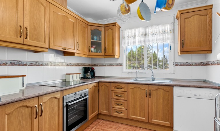 Sale - Villa -
Jacarilla