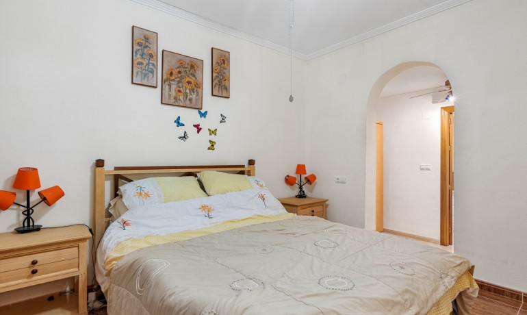 Sale - Villa -
Jacarilla