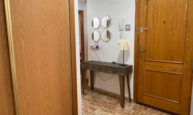 Herverkoop - Appartement / Flat -
Torrevieja* - Torrevieja Centro