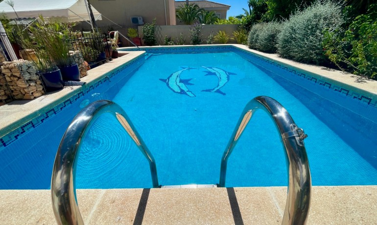 Sale - Villa -
Hondón de las Nieves - Hondón de las Nieves*