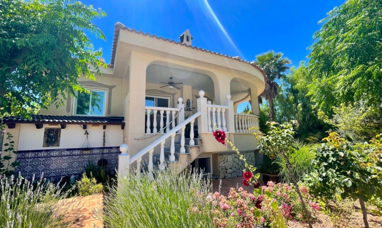 Sale - Villa -
Hondón de las Nieves - Hondón de las Nieves*