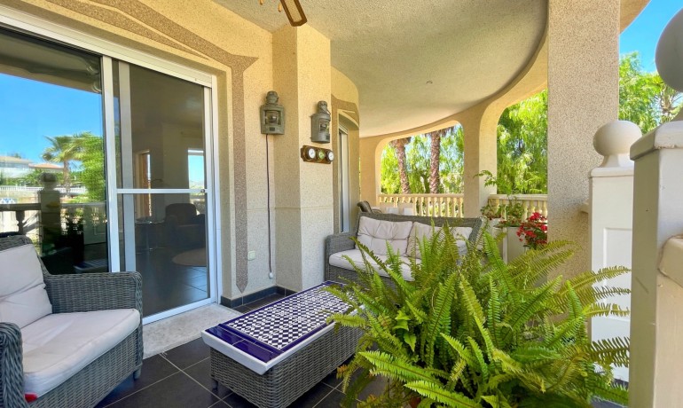 Sale - Villa -
Hondón de las Nieves - Hondón de las Nieves*