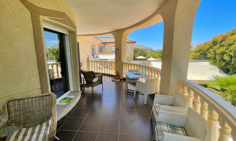 Sale - Villa -
Hondón de las Nieves - Hondón de las Nieves*