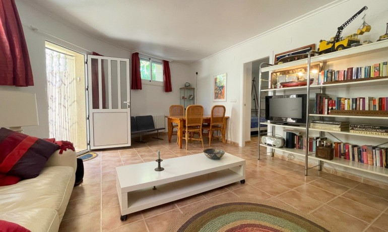 Sale - Villa -
Hondón de las Nieves - Hondón de las Nieves*