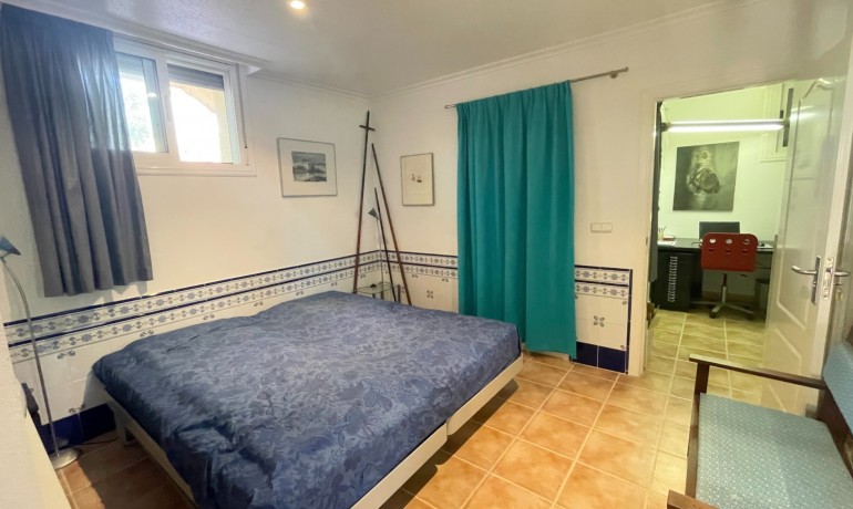 Sale - Villa -
Hondón de las Nieves - Hondón de las Nieves*