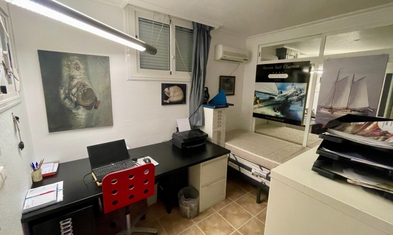 Sale - Villa -
Hondón de las Nieves - Hondón de las Nieves*