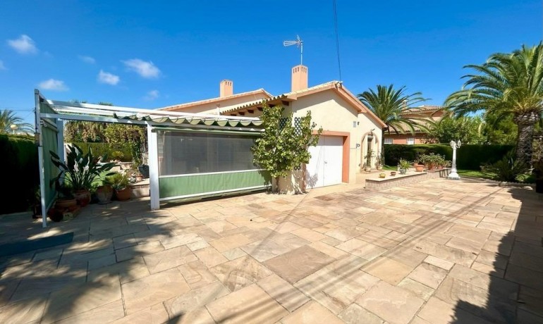 Herverkoop - Villa -
Orihuela Costa* - Cabo Roig