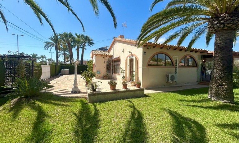 Herverkoop - Villa -
Orihuela Costa* - Cabo Roig