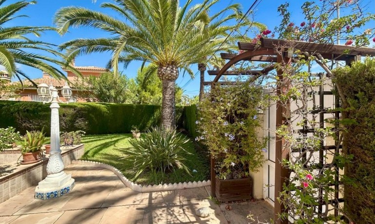 Herverkoop - Villa -
Orihuela Costa* - Cabo Roig