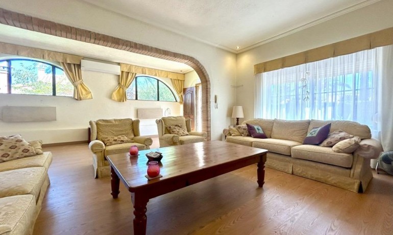 Herverkoop - Villa -
Orihuela Costa* - Cabo Roig