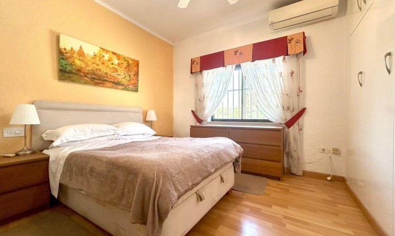 Herverkoop - Villa -
Orihuela Costa* - Cabo Roig