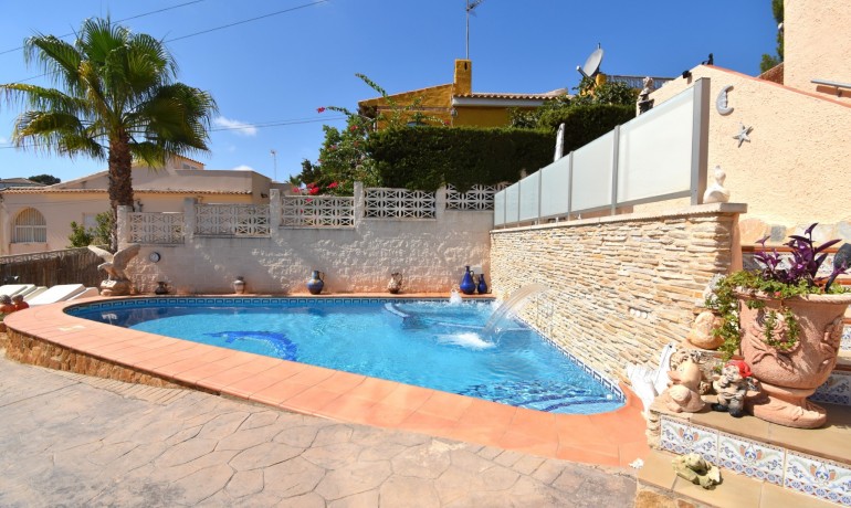 Venta - Villa -
Orihuela Costa - Los Balcones