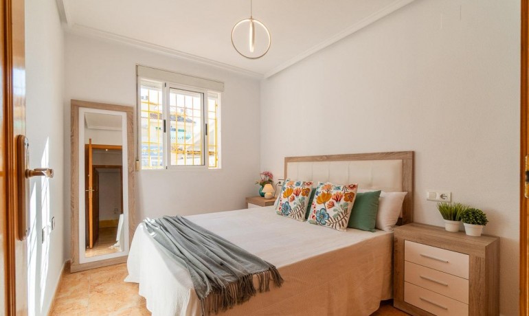 Herverkoop - Huis -
Torrevieja* - El limonar