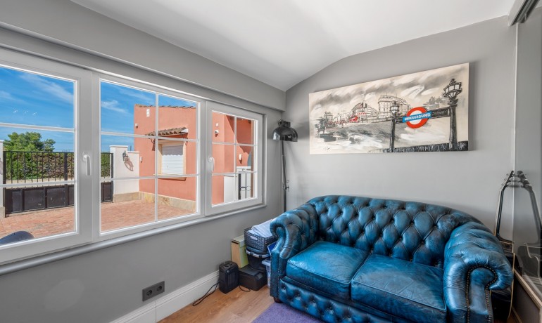 Herverkoop - Finca / Landgoed -
Almoradi - Las Heredades