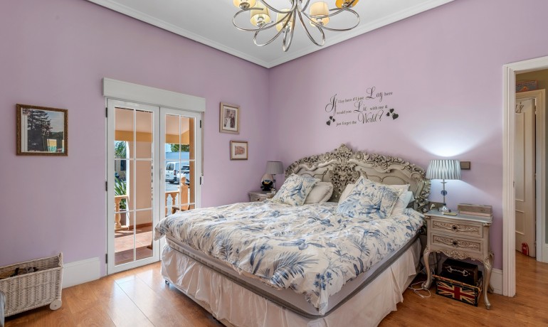 Herverkoop - Finca / Landgoed -
Almoradi - Las Heredades