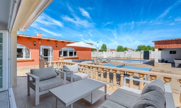 Herverkoop - Finca / Landgoed -
Almoradi - Las Heredades