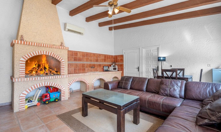 Herverkoop - Finca / Landgoed -
Almoradi - Las Heredades