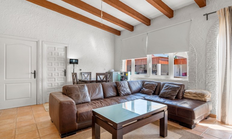 Herverkoop - Finca / Landgoed -
Almoradi - Las Heredades