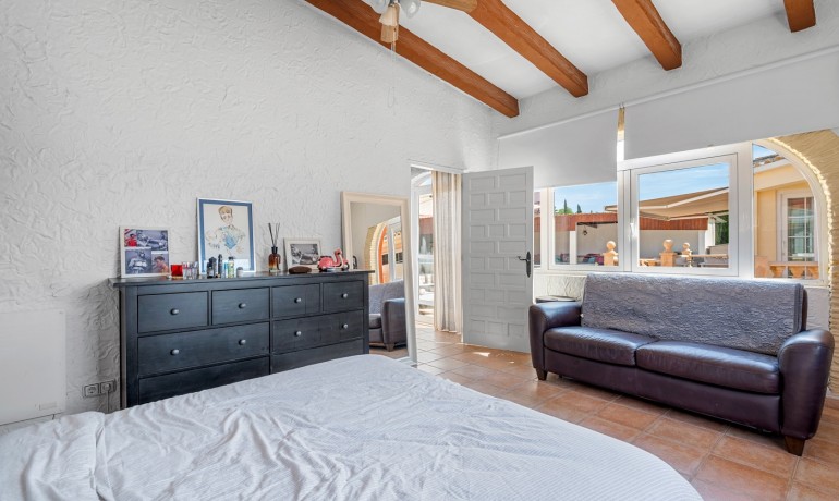 Herverkoop - Finca / Landgoed -
Almoradi - Las Heredades