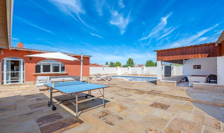 Herverkoop - Finca / Landgoed -
Almoradi - Las Heredades