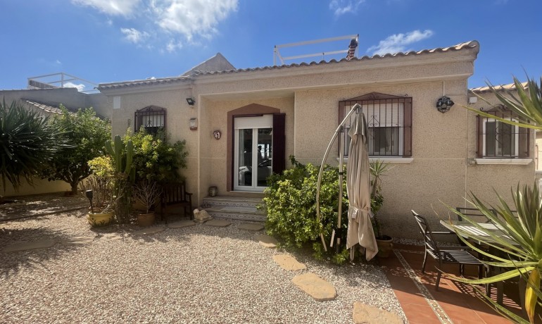 Herverkoop - Villa -
Algorfa* - Algorfa