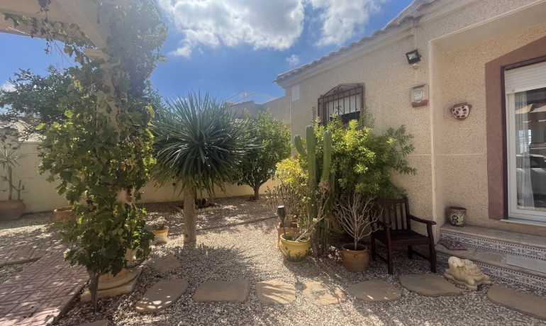 Herverkoop - Villa -
Algorfa* - Algorfa