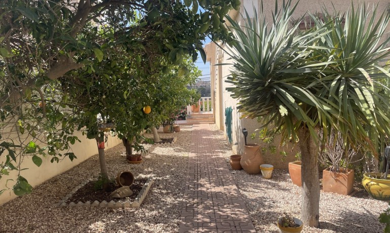 Herverkoop - Villa -
Algorfa* - Algorfa