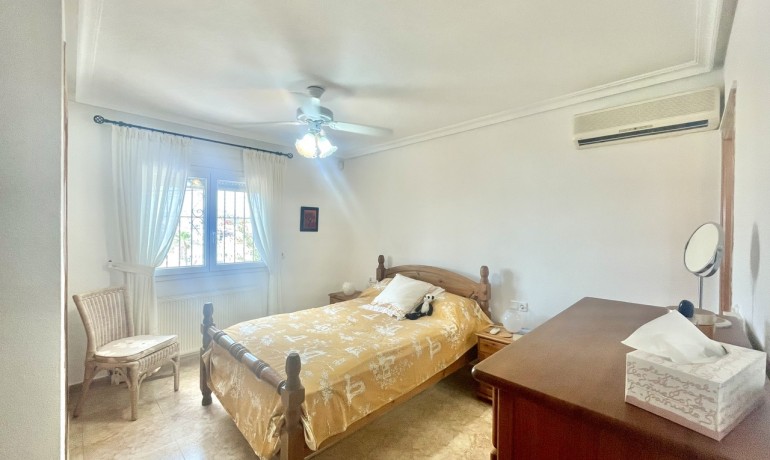 Herverkoop - Villa -
Algorfa* - Algorfa