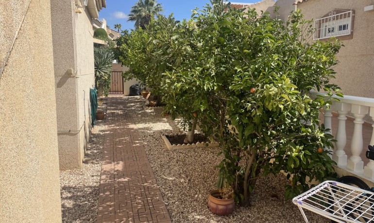 Herverkoop - Villa -
Algorfa* - Algorfa