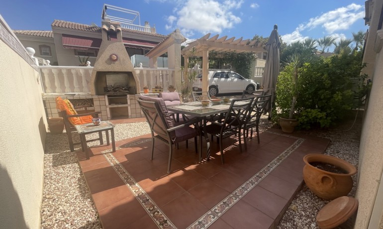 Herverkoop - Villa -
Algorfa* - Algorfa