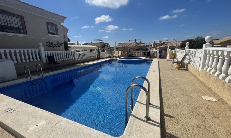 Herverkoop - Villa -
Algorfa* - Algorfa