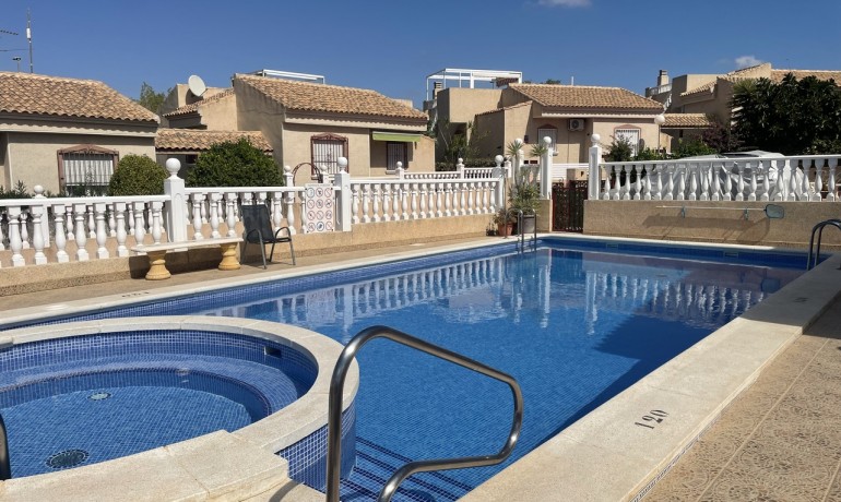 Herverkoop - Villa -
Algorfa* - Algorfa