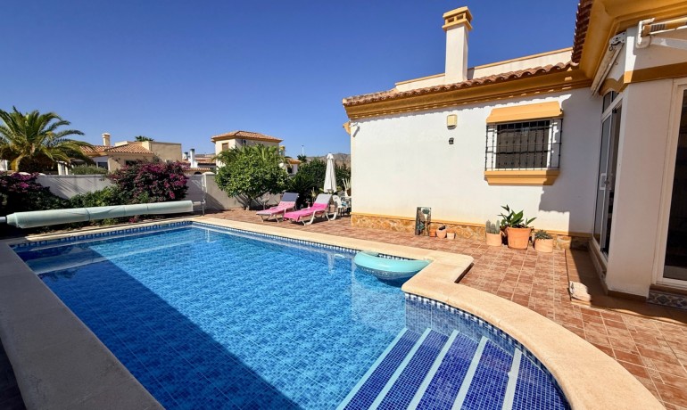 Sale - Villa -
Hondón de las Nieves - Hondón de las Nieves*