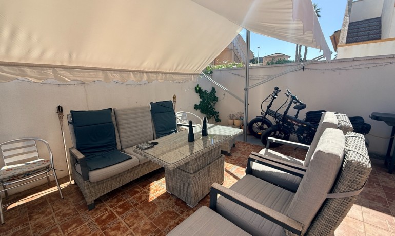 Sale - Villa -
Hondón de las Nieves - Hondón de las Nieves*