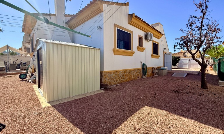 Sale - Villa -
Hondón de las Nieves - Hondón de las Nieves*