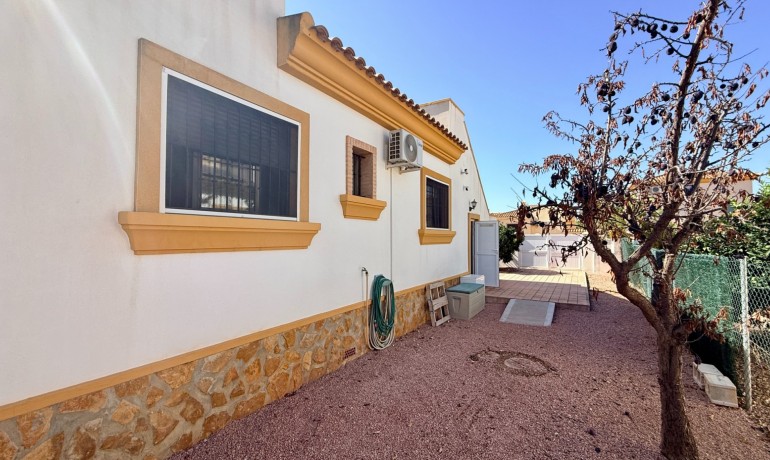 Sale - Villa -
Hondón de las Nieves - Hondón de las Nieves*