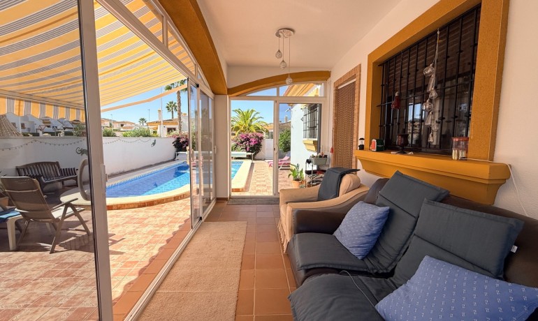 Sale - Villa -
Hondón de las Nieves - Hondón de las Nieves*