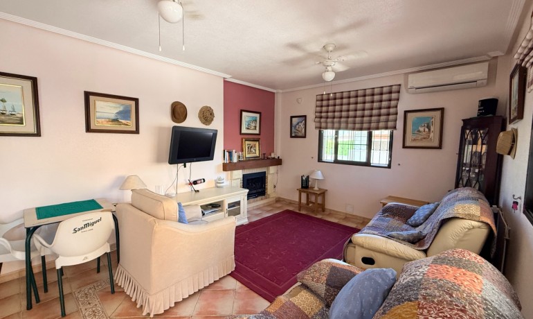 Sale - Villa -
Hondón de las Nieves - Hondón de las Nieves*