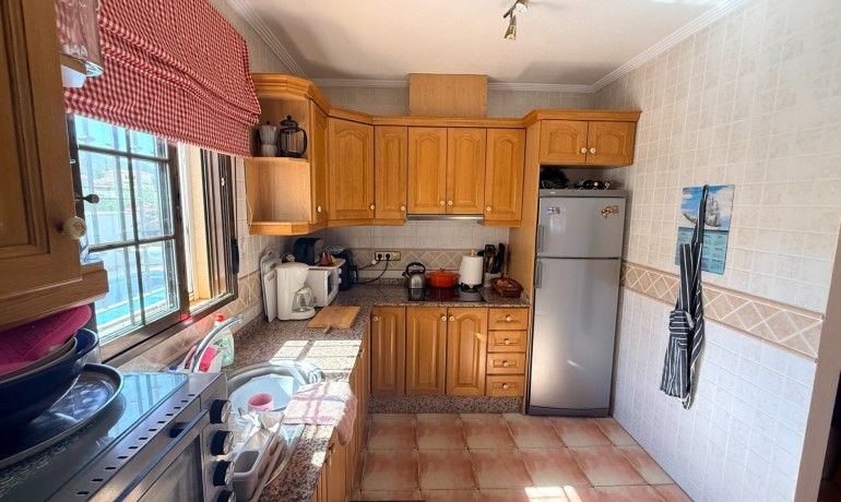 Sale - Villa -
Hondón de las Nieves - Hondón de las Nieves*