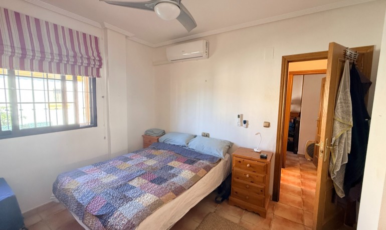 Sale - Villa -
Hondón de las Nieves - Hondón de las Nieves*