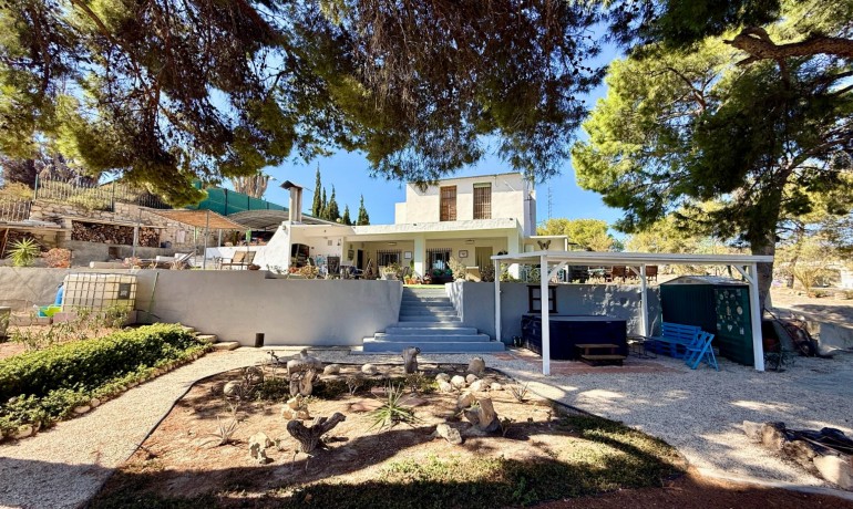 Herverkoop - Villa -
Elche* - Center