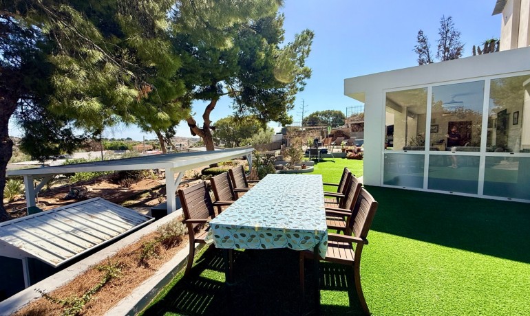 Herverkoop - Villa -
Elche* - Center