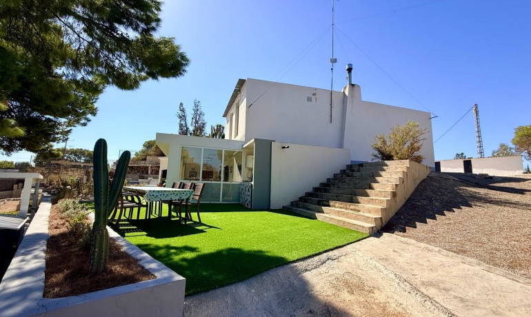 Herverkoop - Villa -
Elche* - Center